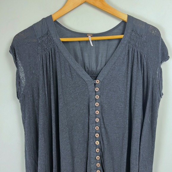 Free People Black High Low Button Front Smocked V-Neck Tunic Top S Boho Grunge - Picture 3 of 7